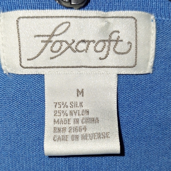 A Foxcroft ladies Silk blend cardigan sweater in a size medium.  Pre-loved - Picture 4 of 8